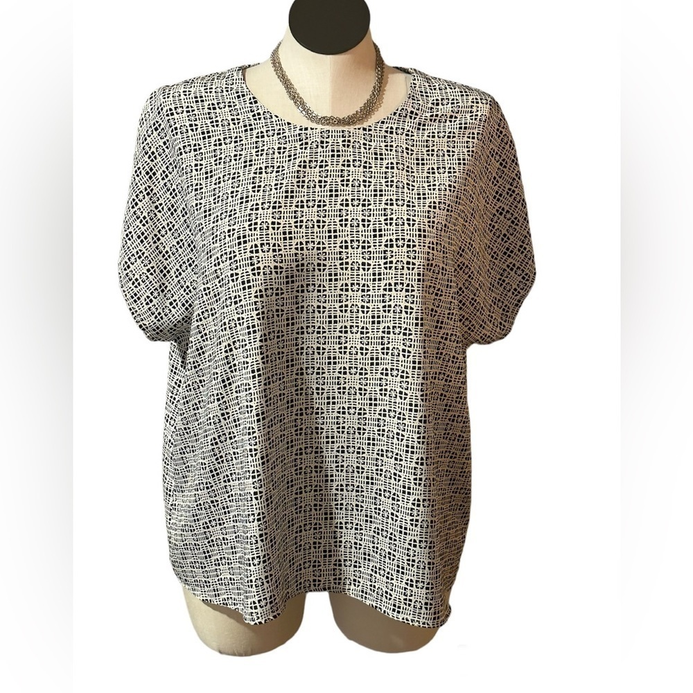 Pretense size 42 (XL) women’s black and white blouse